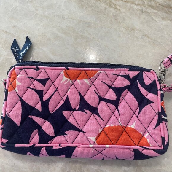 Vera Bradley "Loves Me..." Pattern Wristlet, NWT. - Picture 4 of 5